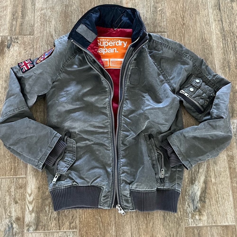 Superdry Charcoal Jacket with Bold Red Lining Large NEW